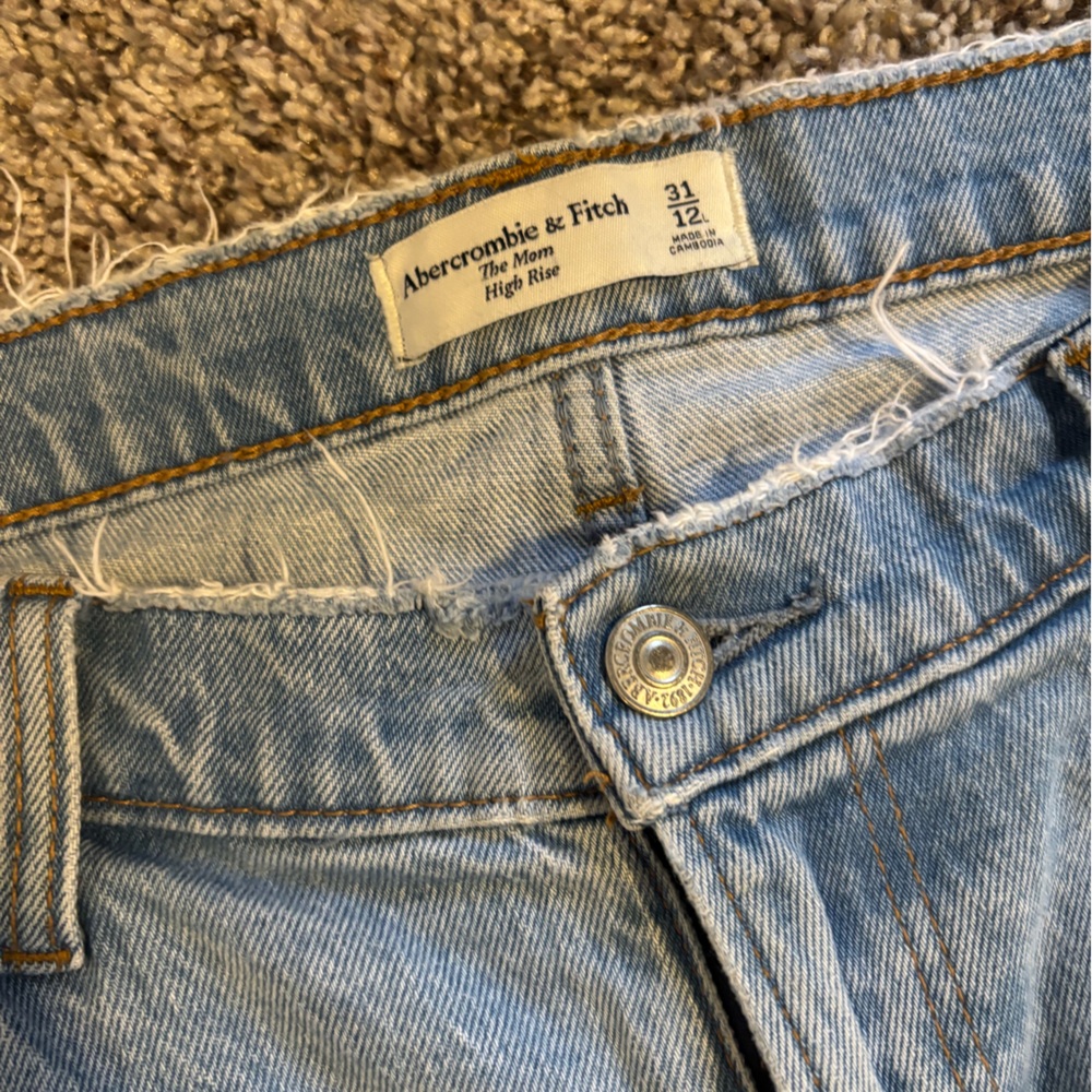 Abercrombie Mom Jeans Size 31 Long